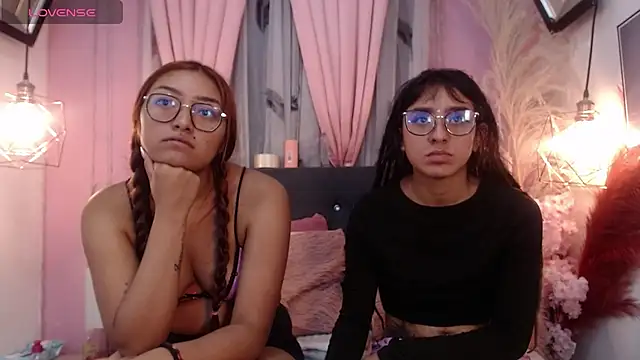 honey_lesbian_hott777 webcam