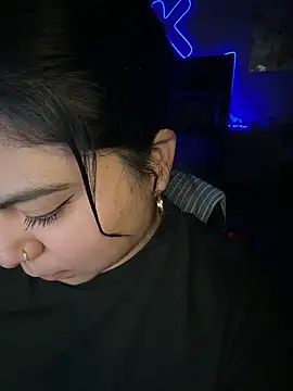 kimmiakiss22 webcam