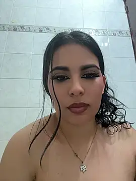 shainadavis Live Webcam on Stripchat