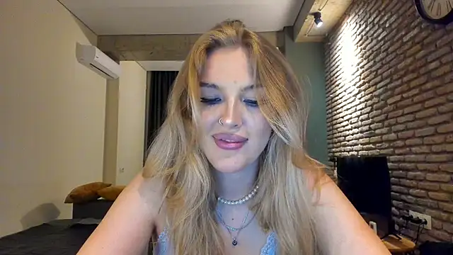 fifteenpoem webcam