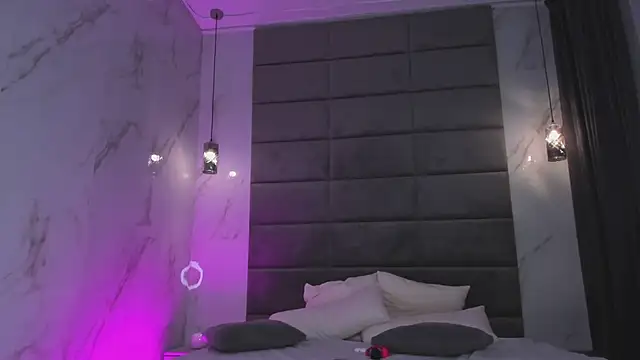 Nelly_Kimm live cam on StripChat