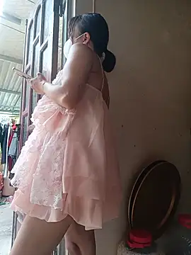 Linda-yiyi live cam on StripChat