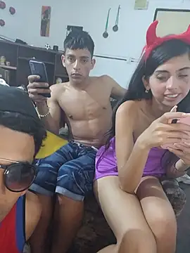 Negritohot3682 live cam on StripChat