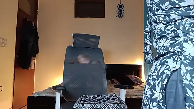 YourDesi_Laila_
