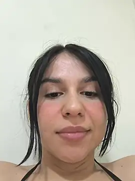 Daniela-rosee live cam on StripChat