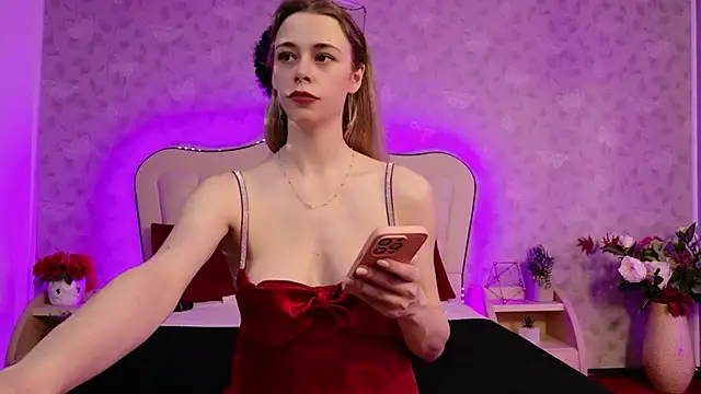 GracieCute live cam on StripChat