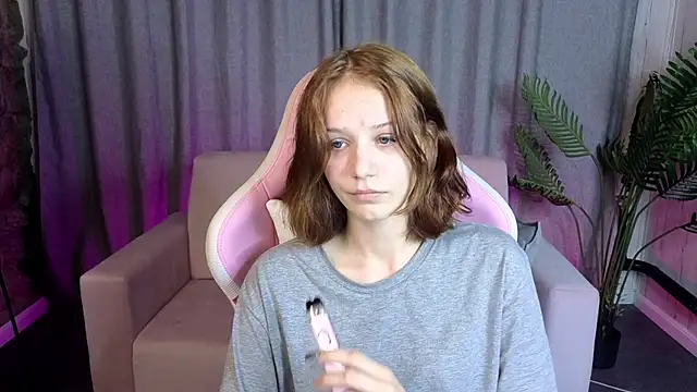 AliceJohansone live cam on StripChat
