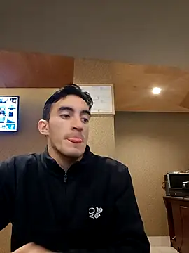 TommyMomentum live cam on StripChat