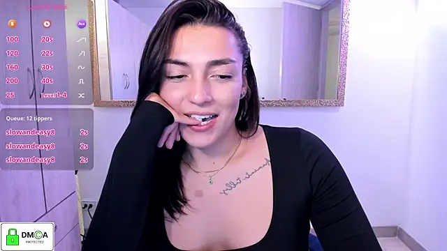 EricaVanderhill live cam on StripChat
