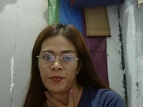 Model: juicycum069