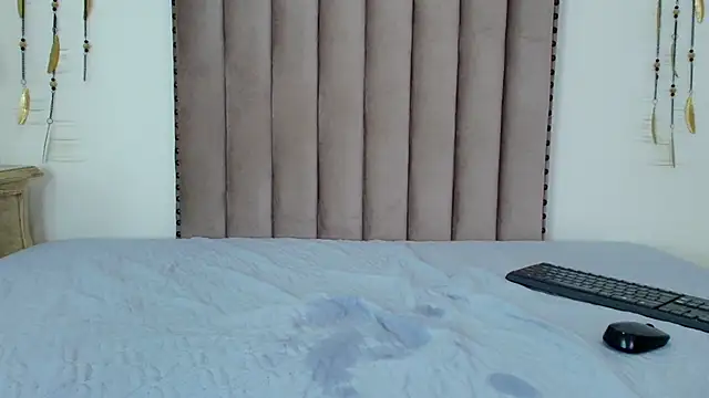 naia_cox webcam