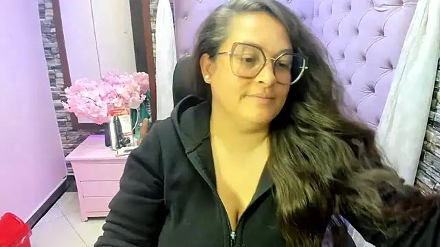 sarah_boobs_ - Sarah_Boobs_'s free webcam - UK Sex Cams