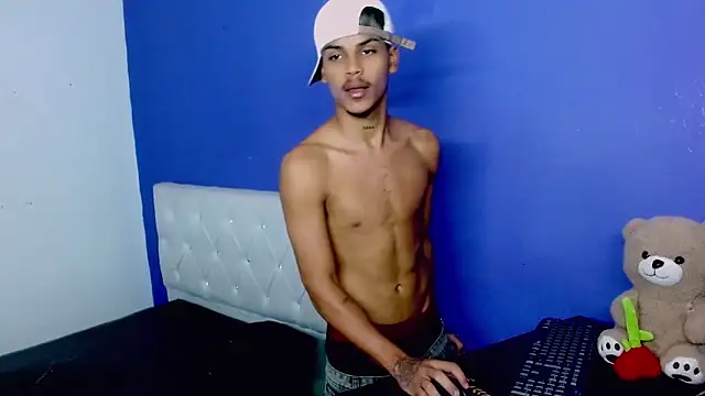 Angel_foxc13 webcam