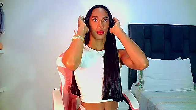 carmen14 live cam on StripChat