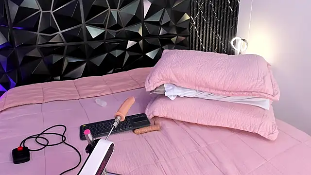 AnaiaClarck live cam on StripChat