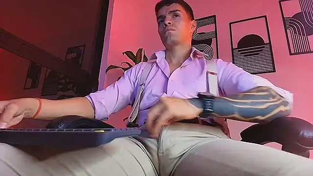 alpha_dominus_ - ALPHA_DOMINUS_'s free webcam - UK Sex Cams