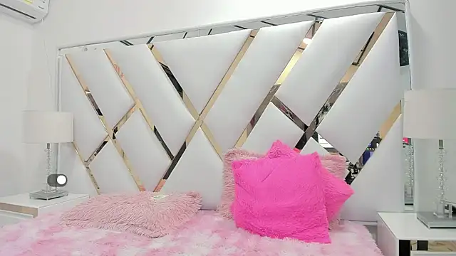 valerie__skinny webcam