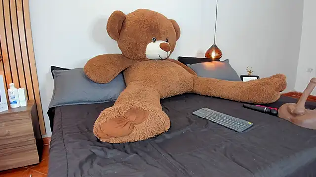 Iele - Trans webcam sex chat