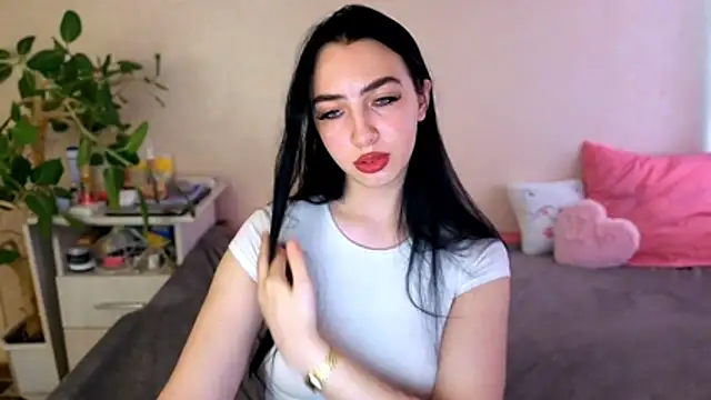 WildKittenX_ live cam on StripChat
