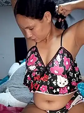 cieloo_777 webcam