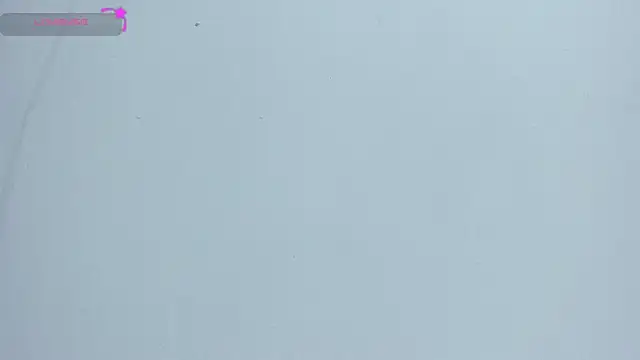 MissCurvyTop webcam