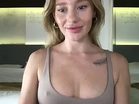 stella_muse - Stella_muse's free webcam - UK Sex Cams