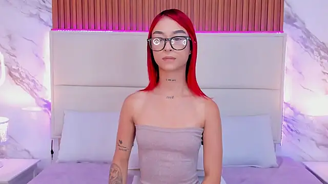 _bella_rossee_ - _bella_rossee_'s free webcam - UK Sex Cams
