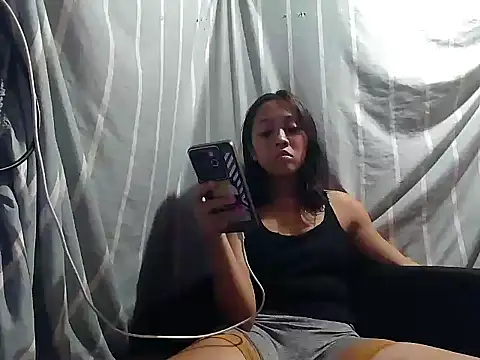 Yours_AsianPinayGirl18 webcam