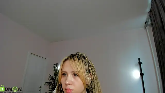 Valerie_Woods webcam