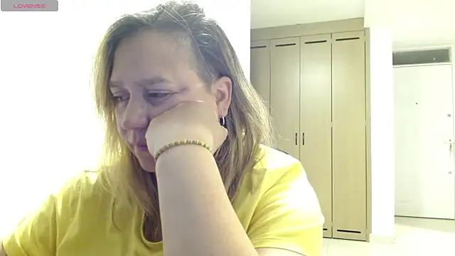 LauraReeves webcam