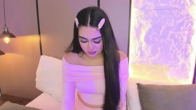elara_bloom_ webcam