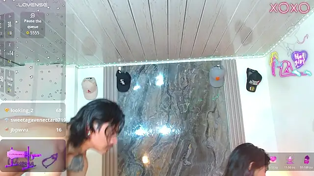 Damian-and-Camerum webcam