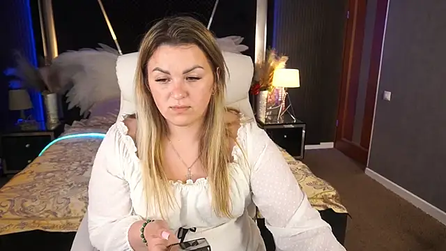 AlissyaGrayy webcam