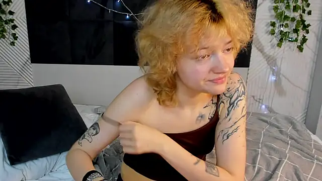 LunaaBee webcam