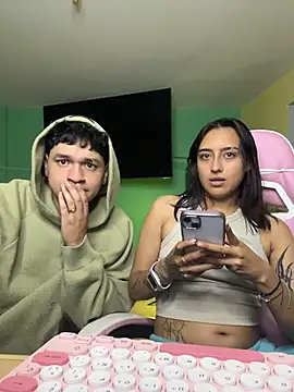 hotlatinocouple__ webcam