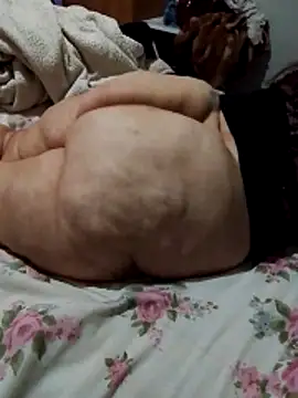 MegaAssMature webcam
