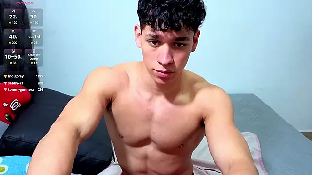 Luke_Muscle webcam