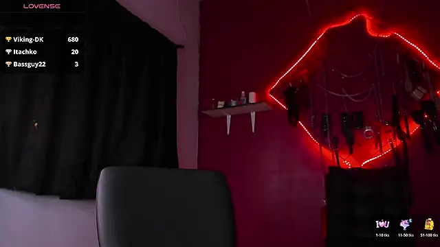 kira_milk1 webcam