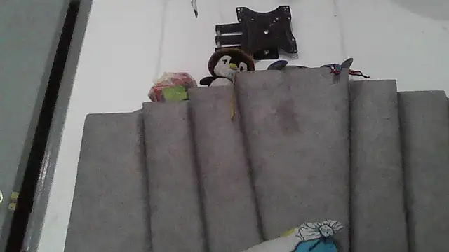 Charis_21 webcam