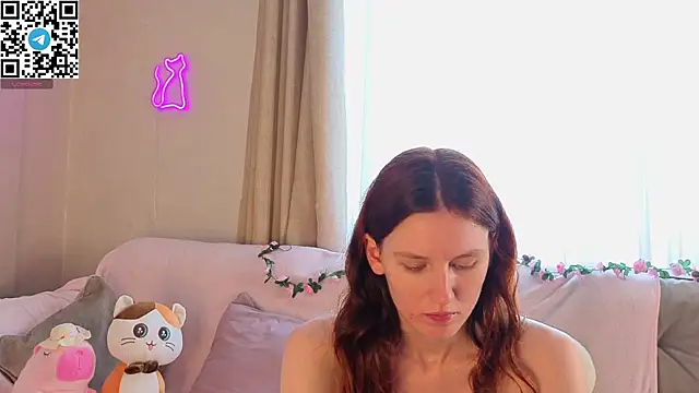 Little_rosy live cam on StripChat