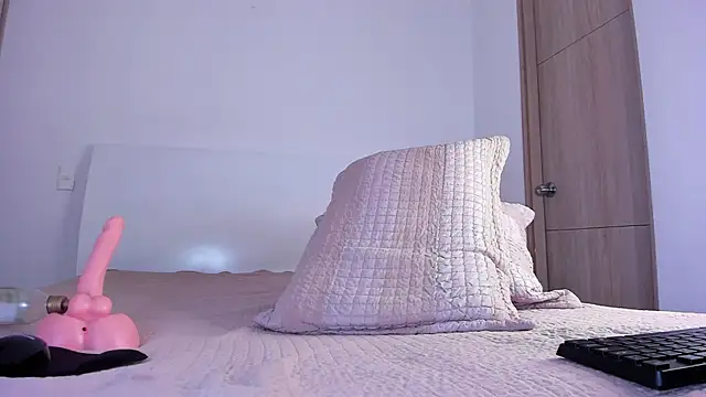 Aaron_Tate webcam