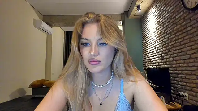 fifteenpoem webcam
