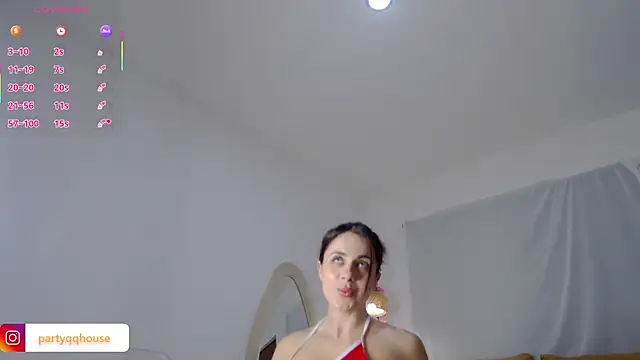PartyQqHouse webcam