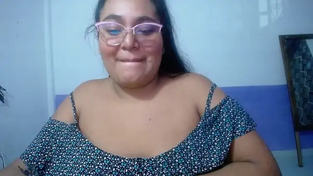 sirena_15 live cam on StripChat