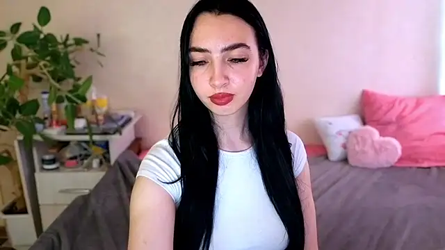 WildKittenX_ live cam on StripChat