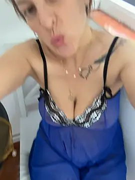 Hot-Milf4U webcam