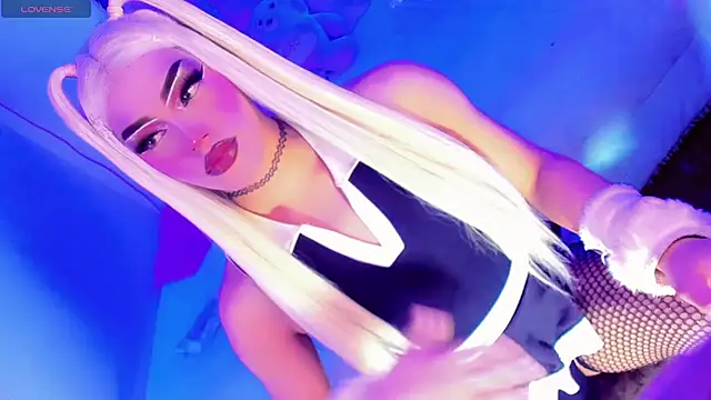 shiaki_04 - Shiaki_04's free webcam - UK Sex Cams