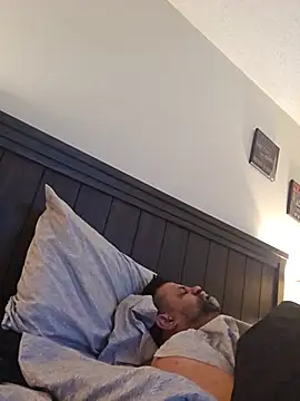 Roddog18 live sex cam
