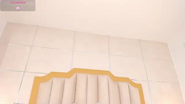 TahliaMoreau webcam