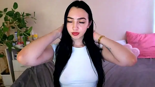 WildKittenX_ live cam on StripChat